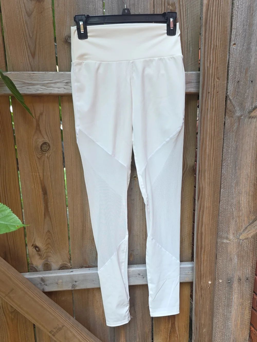 High-Waist White Active Leggings with Mesh Panels